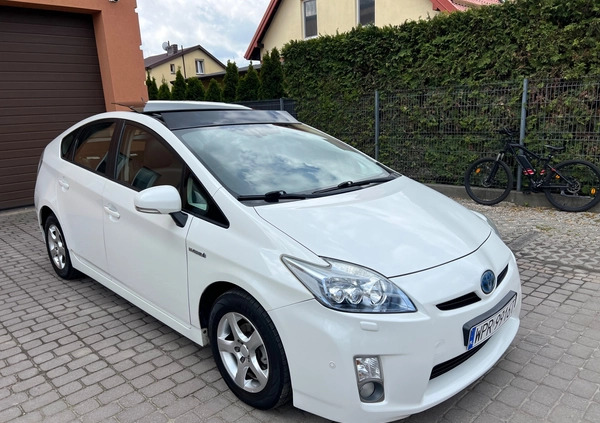 Toyota Prius cena 38900 przebieg: 224000, rok produkcji 2009 z Tłuszcz małe 596